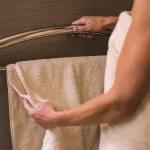Invisia Towel Bar