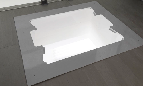 Floor plug that caps the cut-out